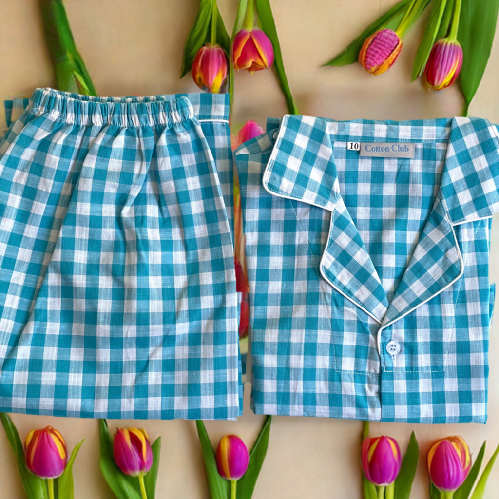 Folded pure cotton pajamas for 10-11 yrs boy or girl. Light fabric perfect for spring and summer.